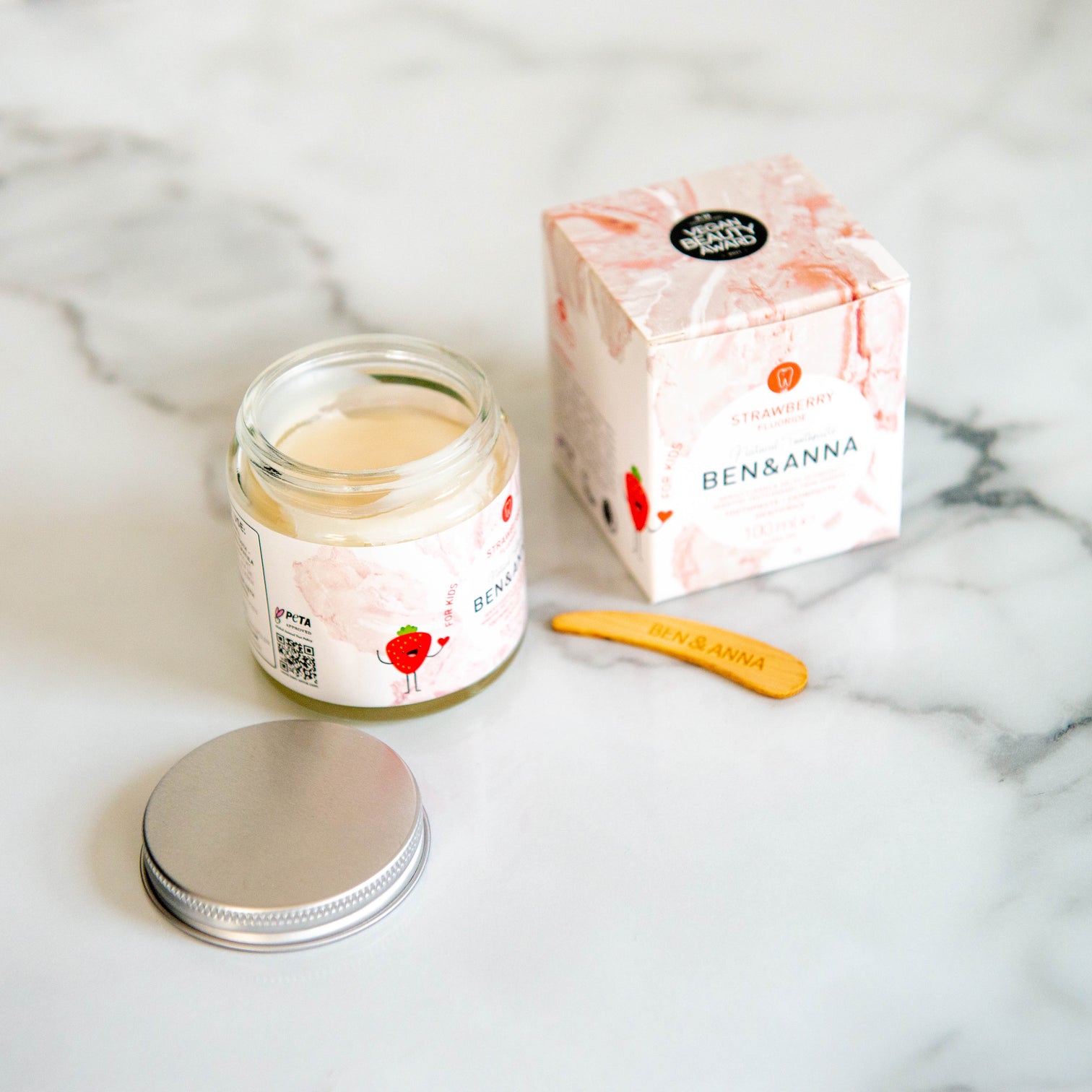 Strawberry Toothpaste | Ben & Anna | Life Before Plastic